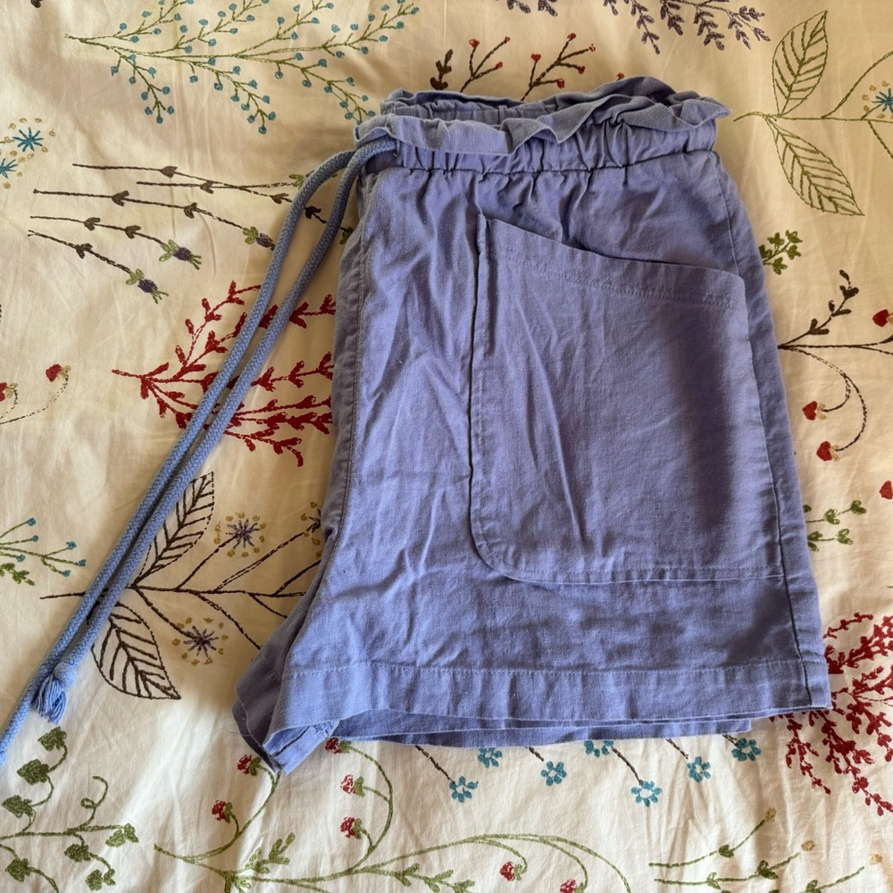 Women’s Linen Shorts